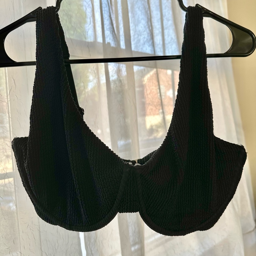 Black Abercrombie Women's Bikini Top